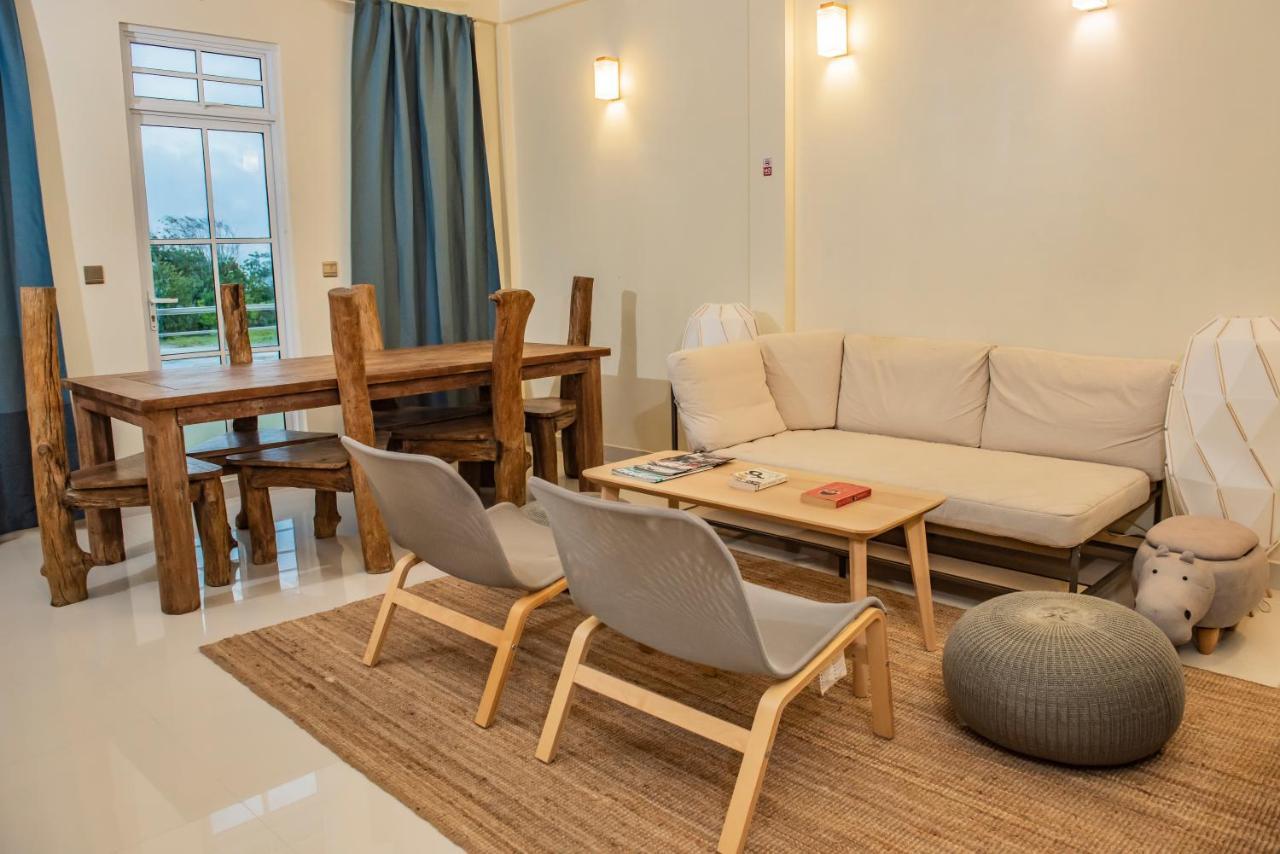 One The Island Hotel Naifaru Eksteriør billede